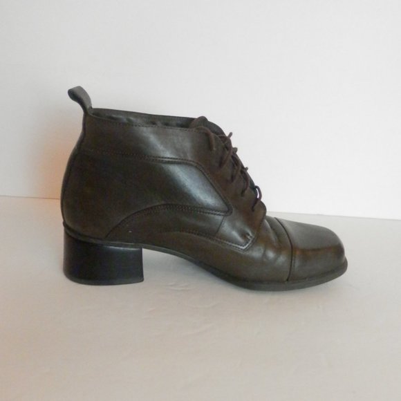 Clarks Springers Square Toe Booties - Picture 7 of 8